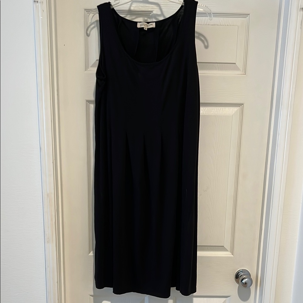 Jones New York Black Lightly Pleated Sheath Dress